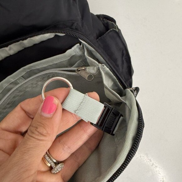 Derek Alexander Black Organizer Crossbody Travel Bag Multi Pockets - Picture 7 of 11